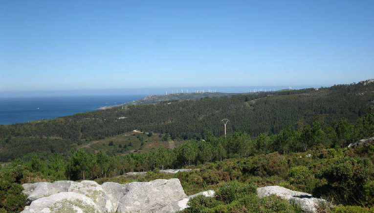 O parque eolico de Salgueiras ten a 2km o de COrme