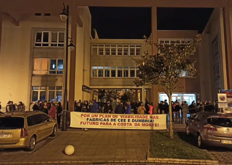 Faise de noite nas protestas do COmite de xEAL