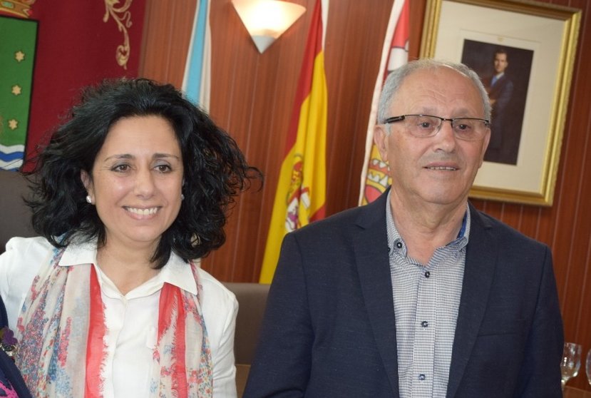 Margarita Lamela co seu pai o exa alcalde Lamela no pleno de investidura de 2019-Foto-Rafa Quintans