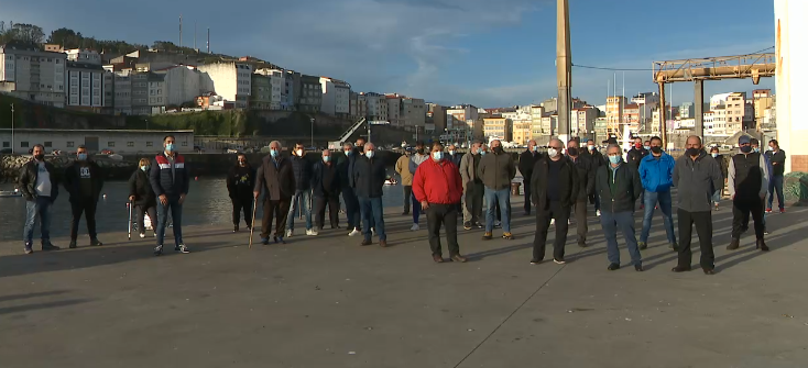 Manifestacion en Malpica dos pescadores recreativos