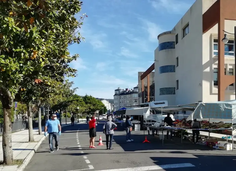 Dia de Mercado dominical en tempos de Covid en Cee-Foto-Rafa Quintans