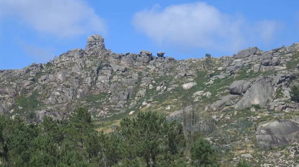 Panorámica dos penedos de Pasarela coa Galla da Pena Forcada no centro copia