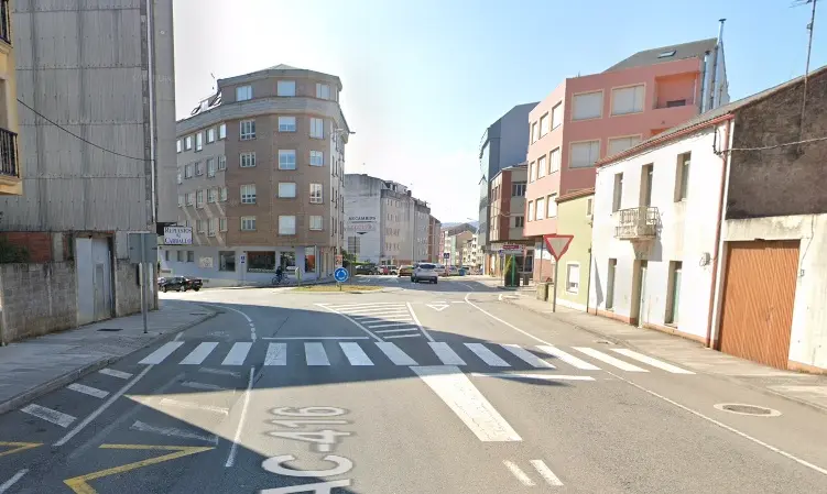 Paso Peons na Avenida de Malpica de Carballo