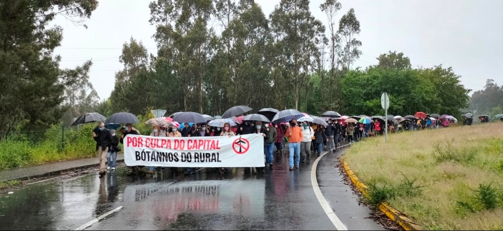 Manifestacion na Bana contra os eolicos