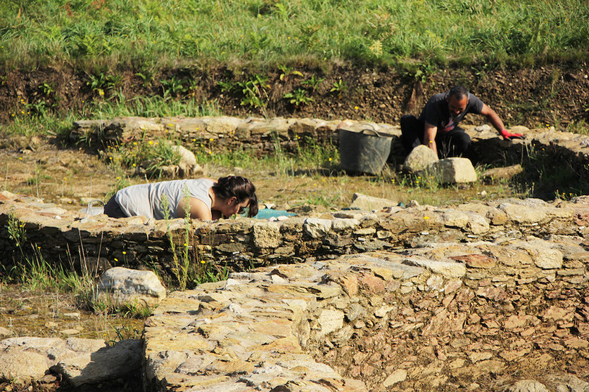 Arqueologos no Castro das Barreiras 