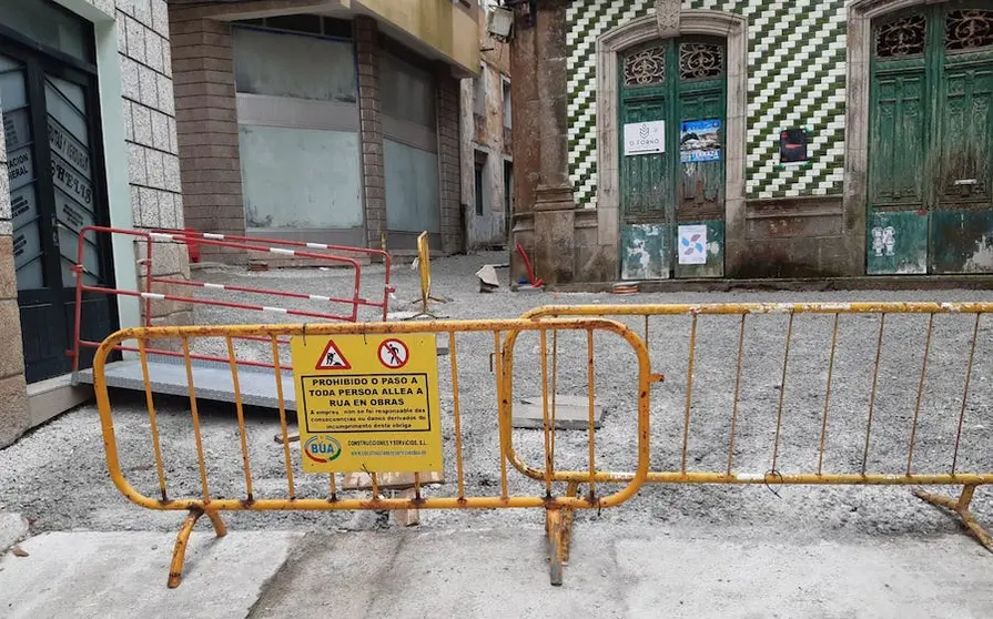 Obras na rua Pepe Minones de Corcubion