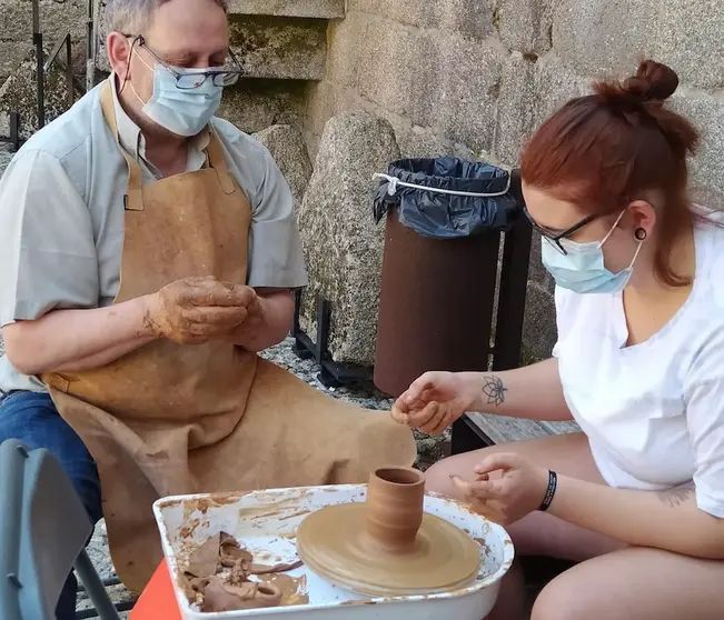 Obradoiro de oleria de Buno no Castelo de Vimianzo 2