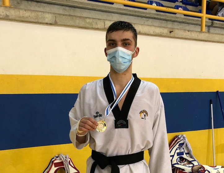 Samuel Mendez campion galego de taekwondo Junior