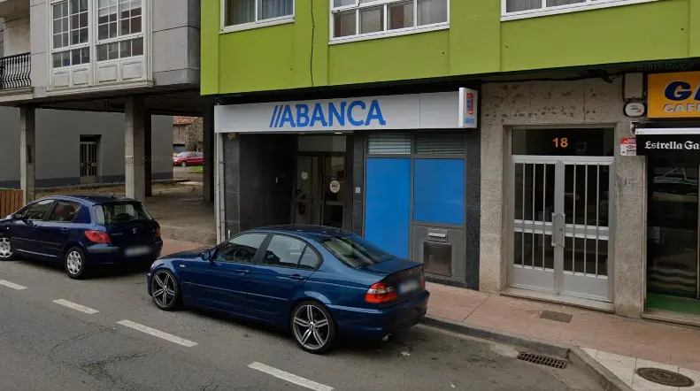 A Oficina de Abanca en Zas pecha