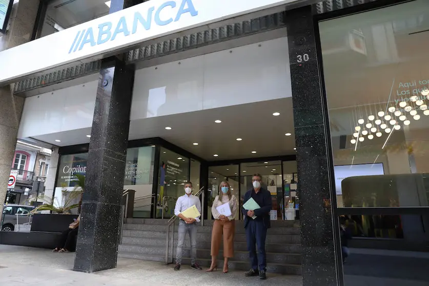 Entrega-firmas-non-peche-abanca