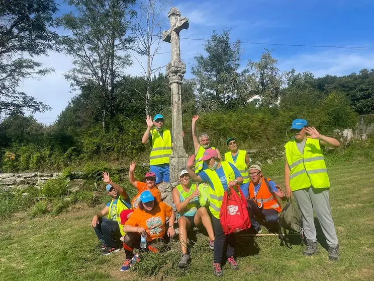 Adisbismur facendo o Camino de Muros