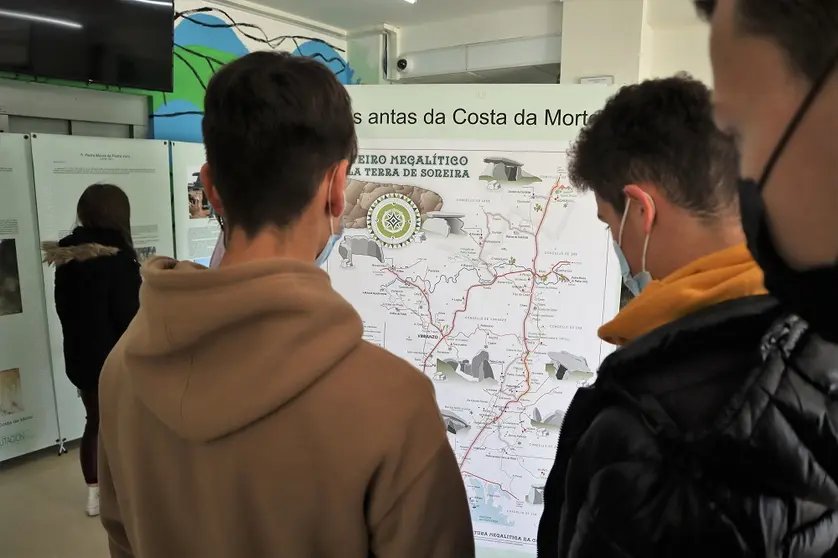 Exposicion das Antas da Costa da Morte no IES de Baio