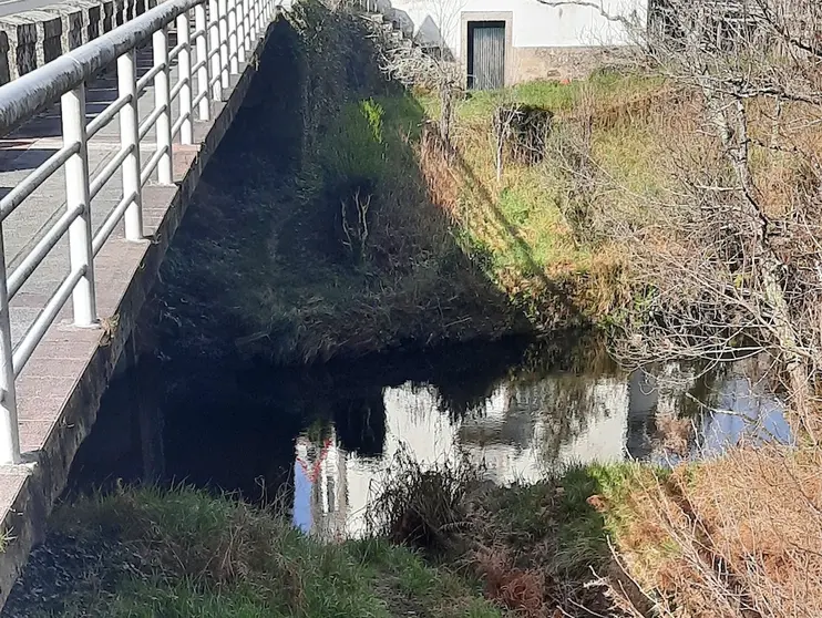 Ponte-Lodoso-escaleiras-rio