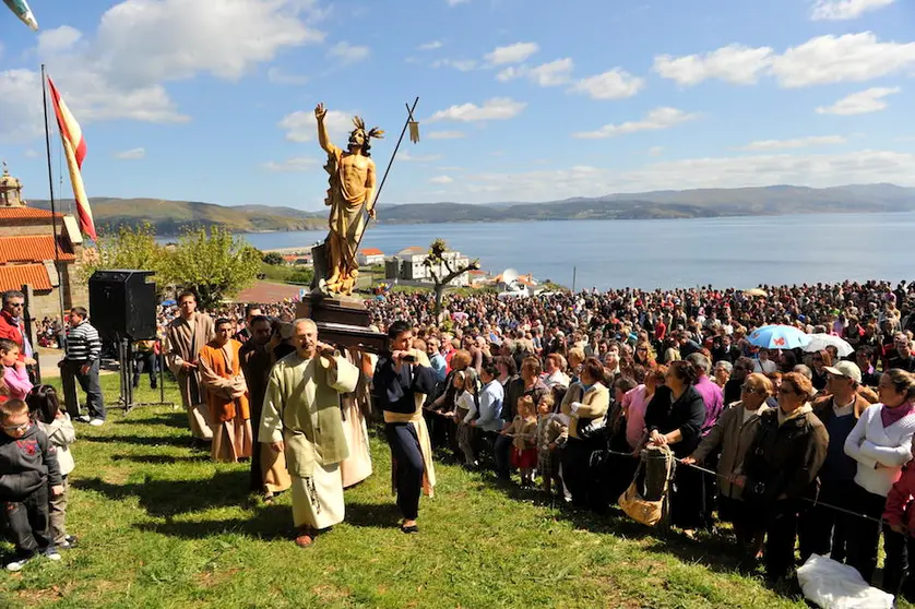 Imaxe dun domingo de Resurreccion na Semana Santa de Fisterra