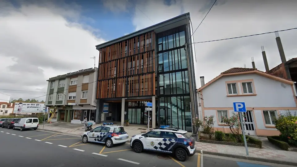 Edificio Administrativo da Laracha-Policia Local