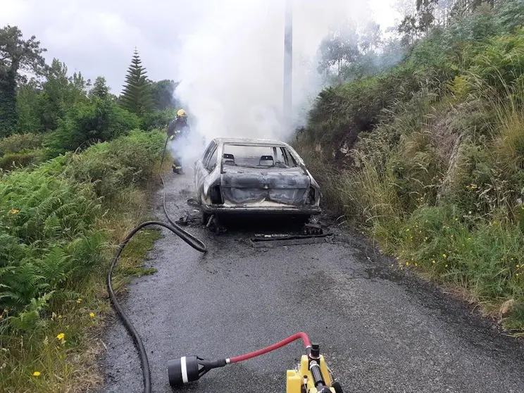 Incendio vehiculo malpica