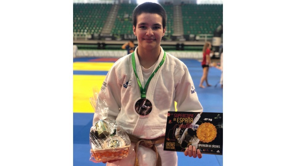 Lucia Pazos medalla estatal de Judo Supercopa