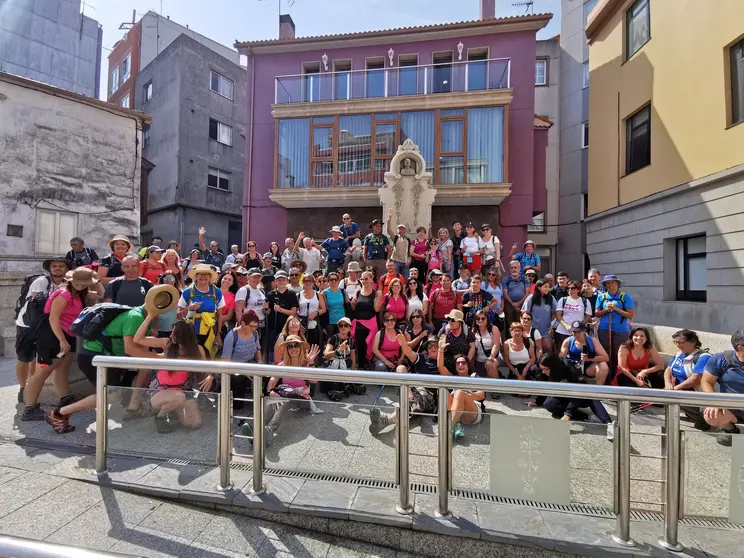 Grupo de portugueses este mes de xullo facendo o camino dos faros