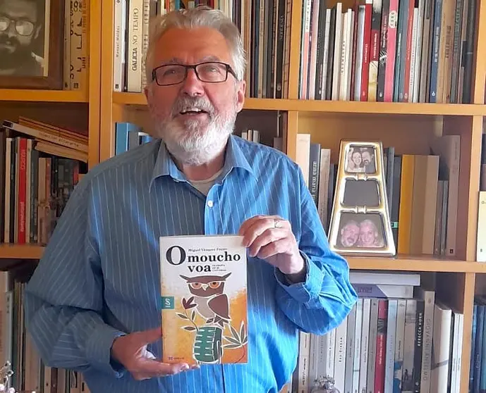 Miguel Vazquez Freire co Libro O Moucho voa