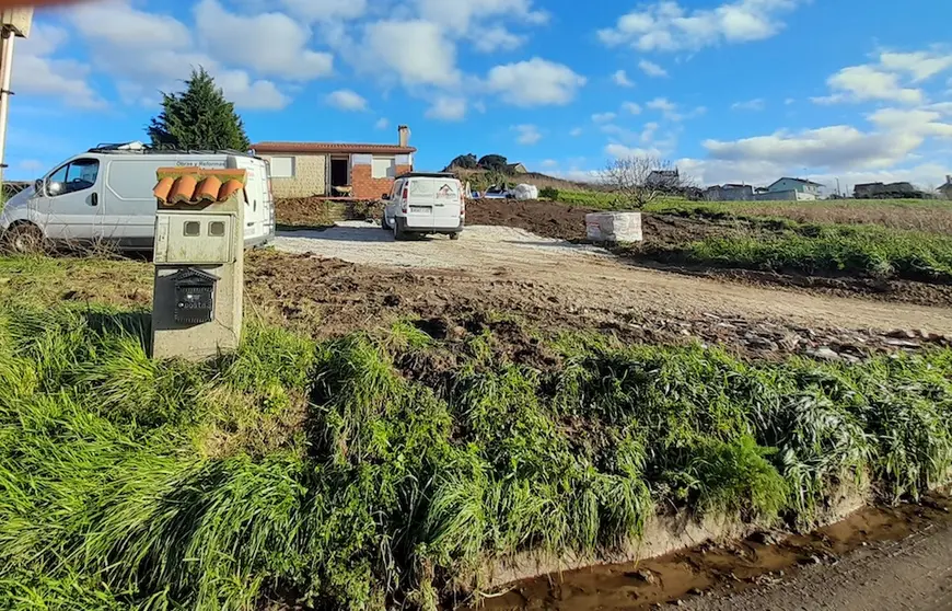 Obras en Barizo paralizada