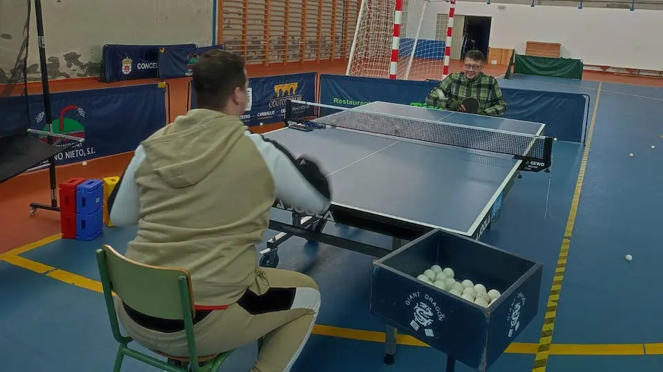 O entrenador Miguel Rey con Liso en cadeira