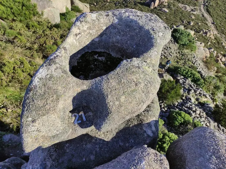 Gravado de metal no Monte Pindo