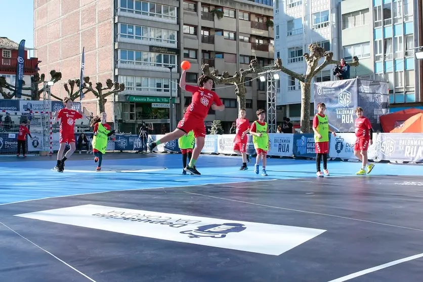 Balonman na rua en Carballo 14