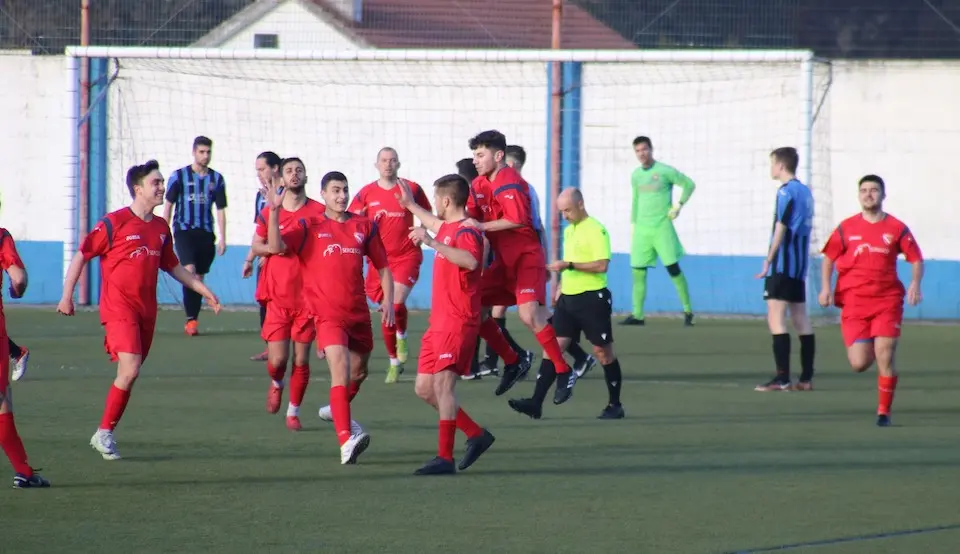 Corme celebrando gol nas Redondas-Foto-Edu Cambon