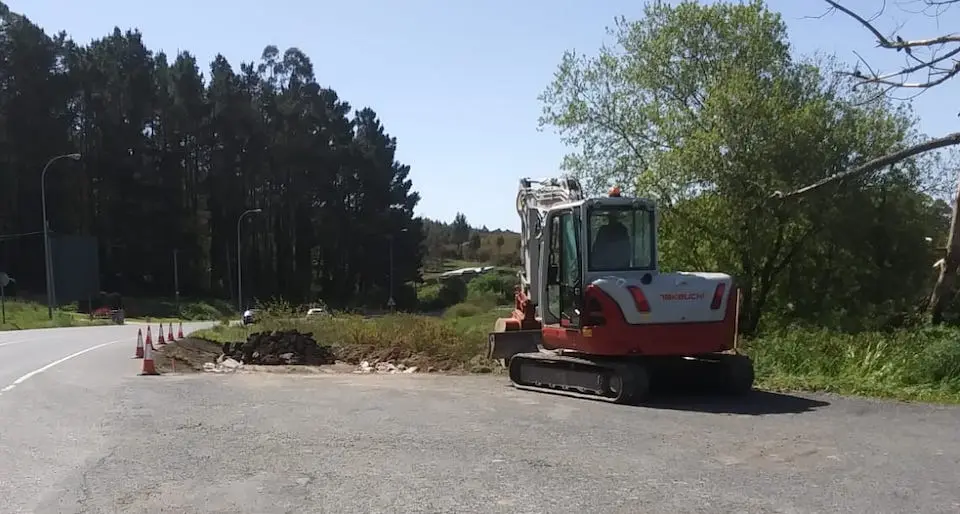 230510 Inicio de obra Paradas de Bus Paiosaco AC-552