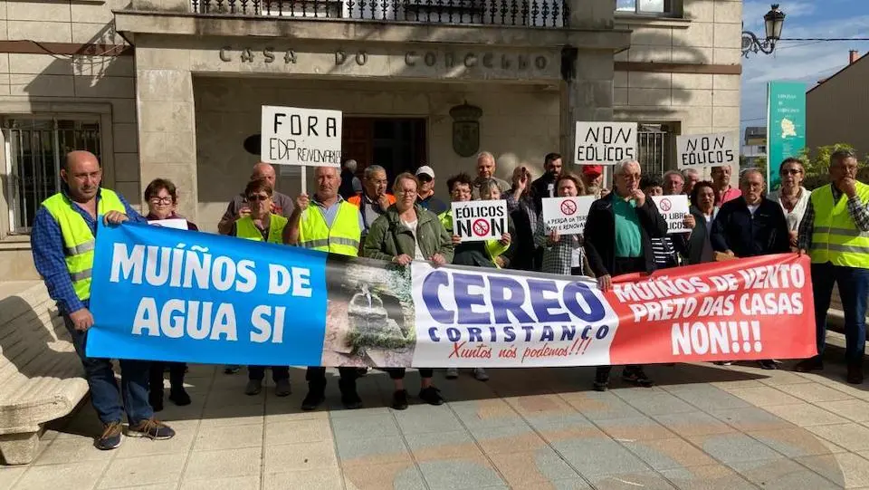 Vecinanza de Cereo as portas do Concello de Coristanco contra a invasion eolica