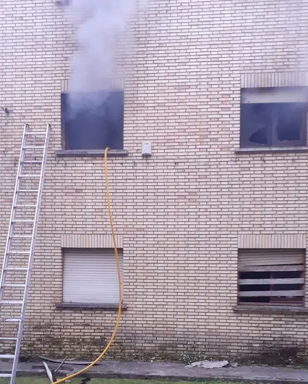 incendio nas casas dos maestros Carballo