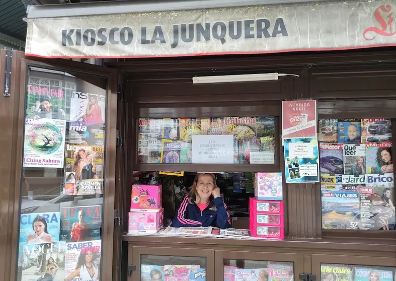 Belen Lado no Kiosko La Junquera