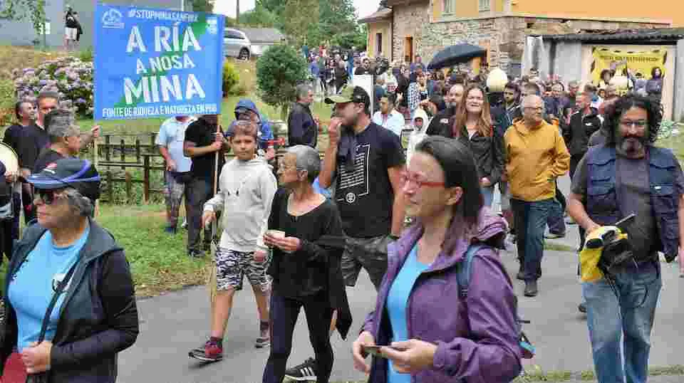 Manifestacion na Mina de Lousame