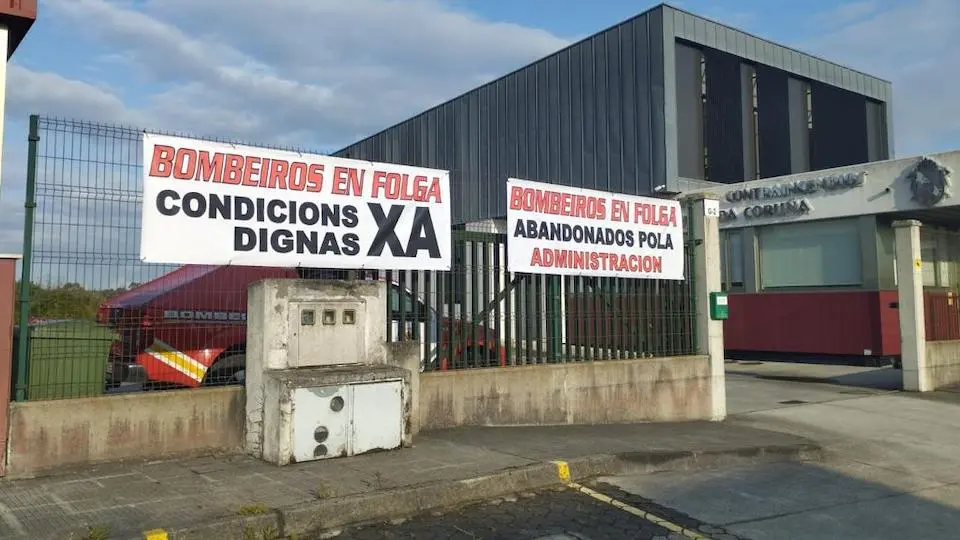 Bombeiros de Carballo en folga