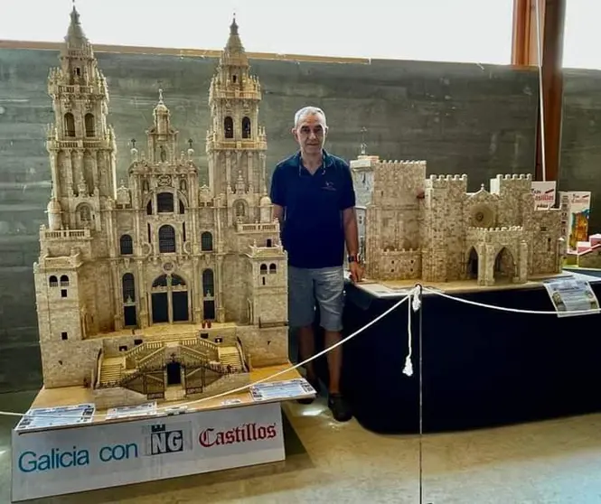  Luis Árias, xunto ás réplicas da Catedral de Santiago e a Catedral de Tui. Castelos Exin