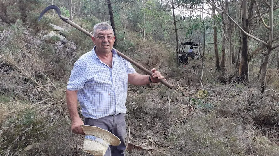 Limpando a Via Celtica en Muxia