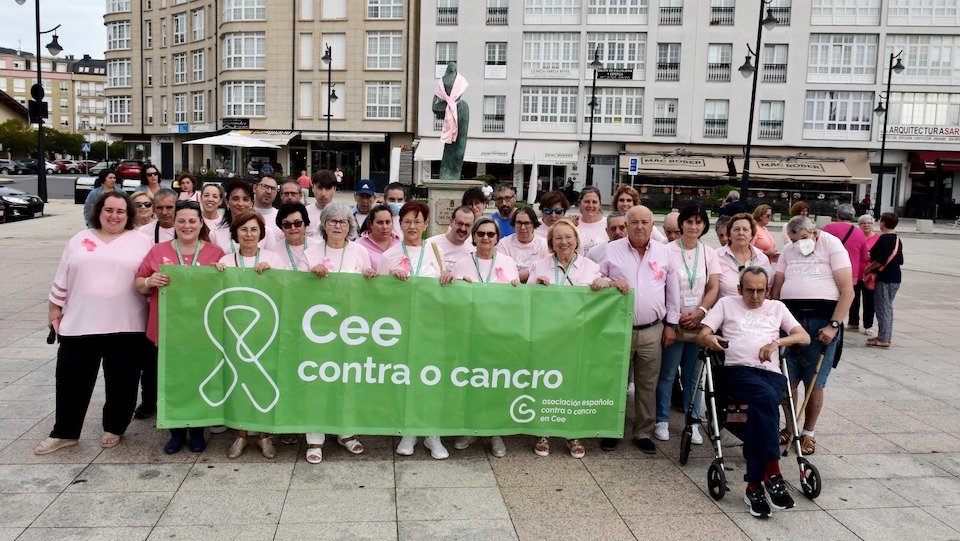 Dia do Cancro de Mama coa AECC en Cee-Foto-Rafa Quintans 3