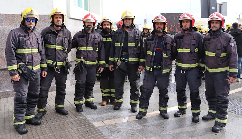 Bombeiros de Carballo na Manifestacion da Coruna