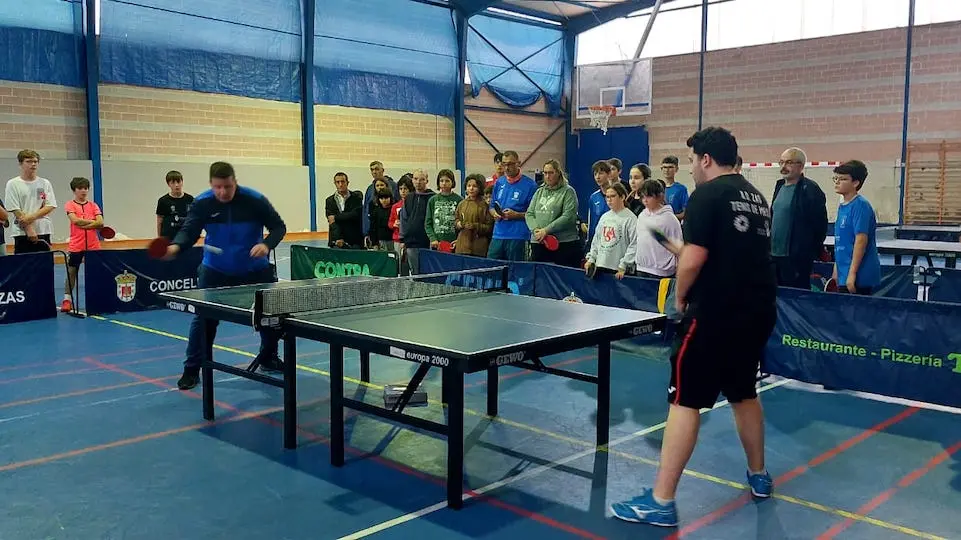 Partidas de demostracion do tenis de mesa de Zas