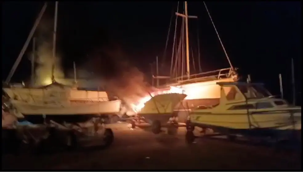 Incendio Barcos camarinas