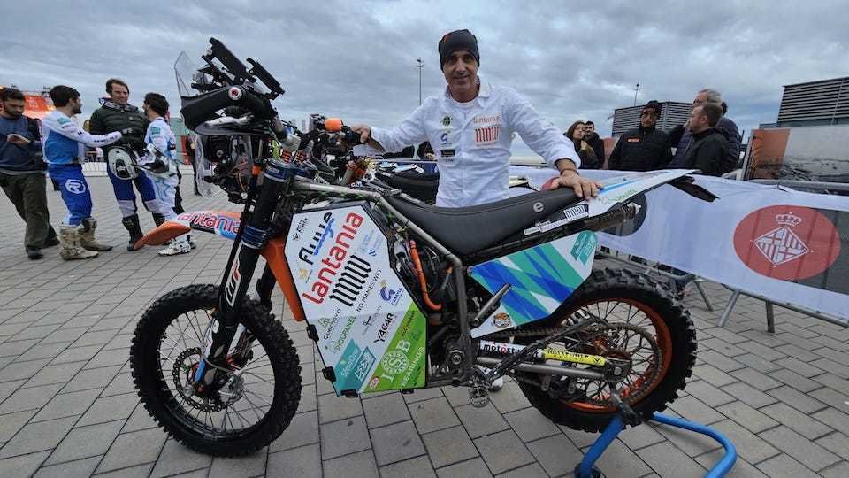 Fran Pallas camino do Dakar con Moto Electrica