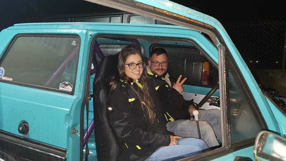 Romina Canosa e Luismi Somoza no seu Seat Marbella Panda Raid