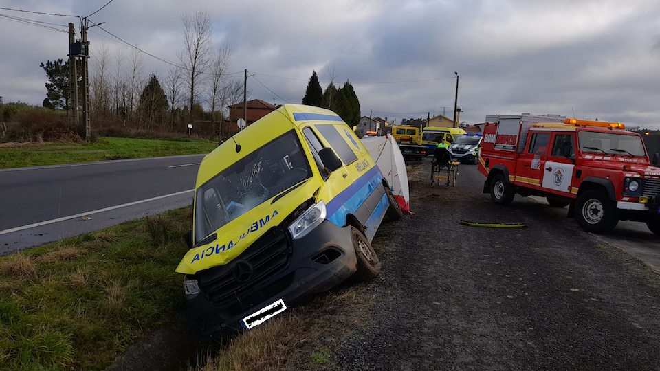 Ambualancia atropelou un ciclista en Santa Comba