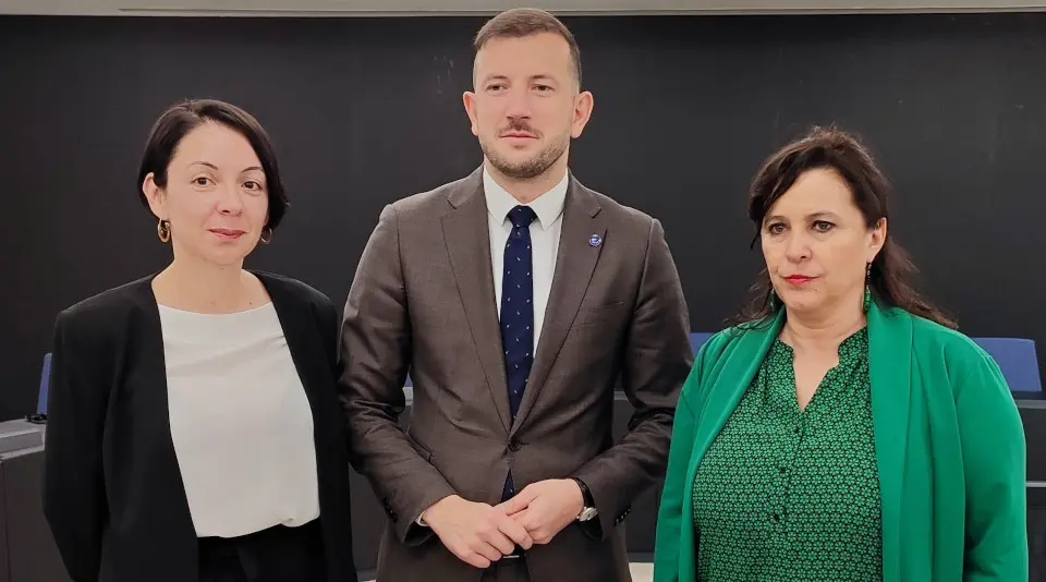 Maria Lgo e Ana Miranda na AM Reunión comisario 