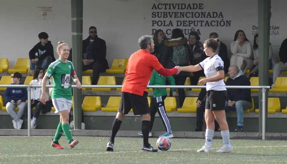 o arbitro en cuestion EGG no Nicrariense Dumbria feminino