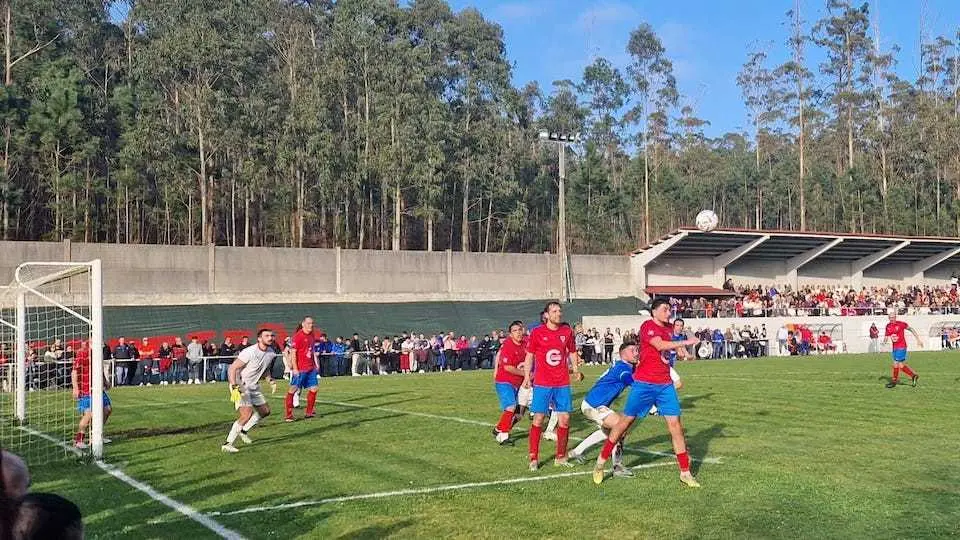 Porteno e Camarinas no derbi da Grixa