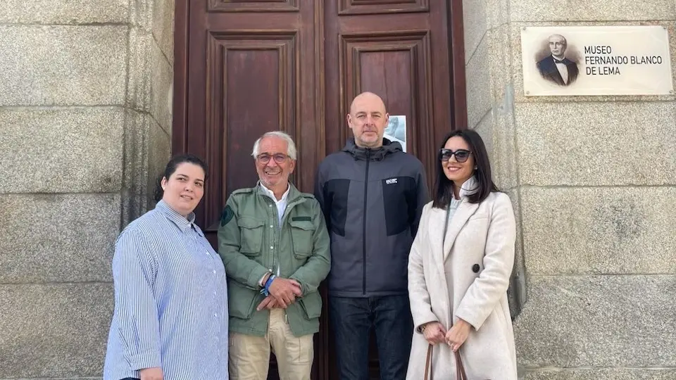 O Secretario da Fundación recibiu no Museo aos representantes do Partido Popular de Cee trala sinatura do convenio