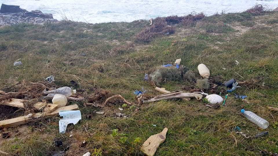 Lixo marino nas praias do Reira