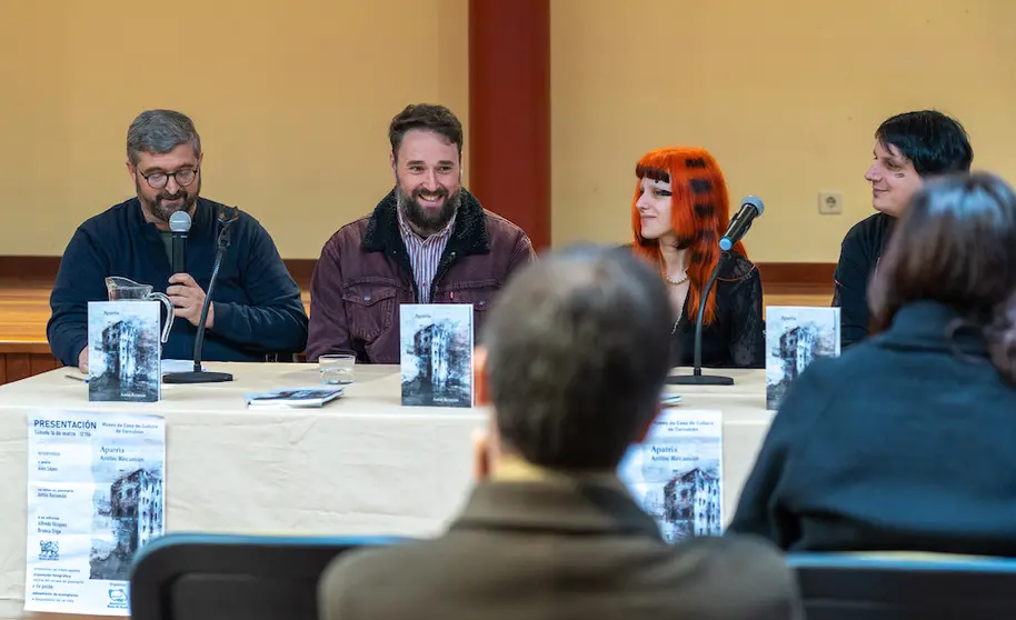 Presentacion do libro de Anton Racaman en Corcubión-Foto-Poldo Lamela