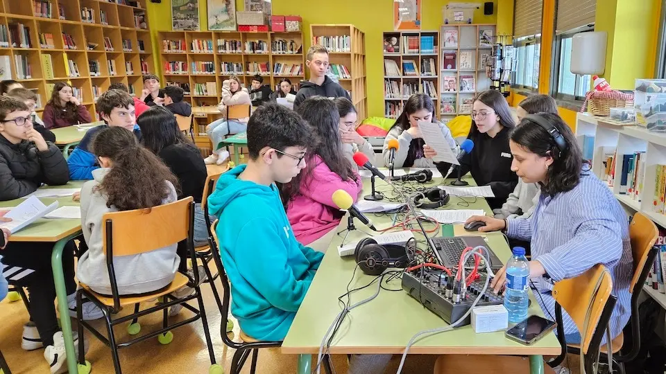 agareso radio activista IES Ponte do Porto